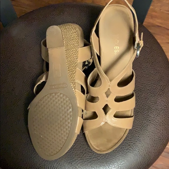 Sandals - Picture 2 of 4